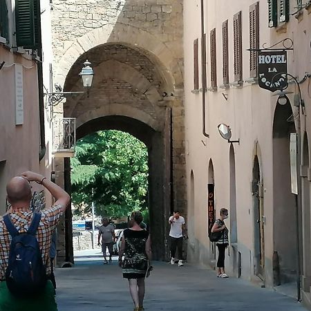 Camere La Torre Volterra Buitenkant foto
